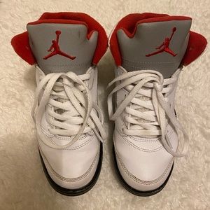 Little kids Jordans size 2Y